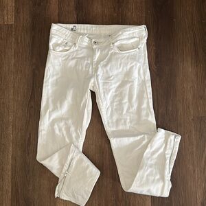 Zipper detail white skinny jeans
